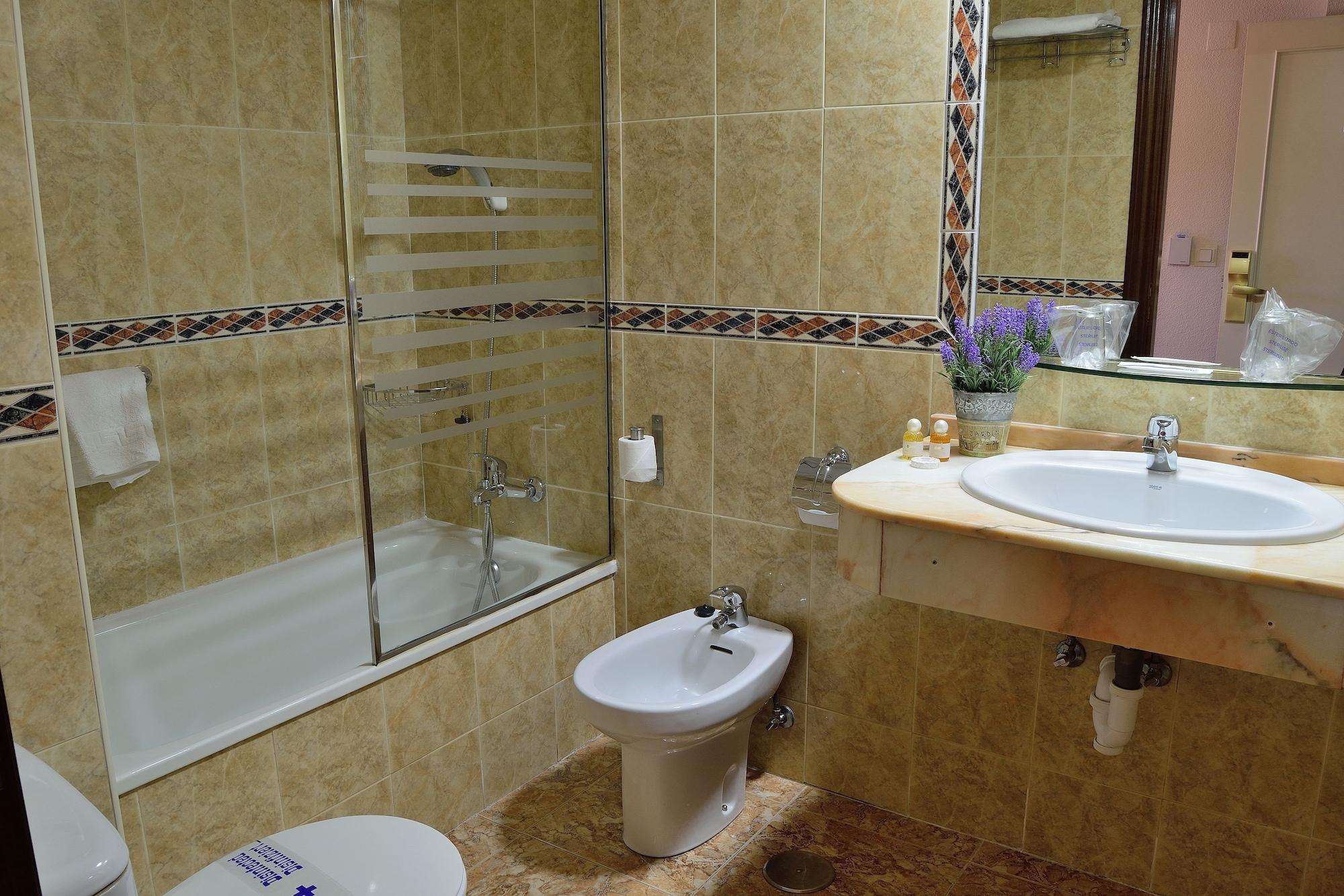 Hotel Mari Carmen Guadix Exteriér fotografie